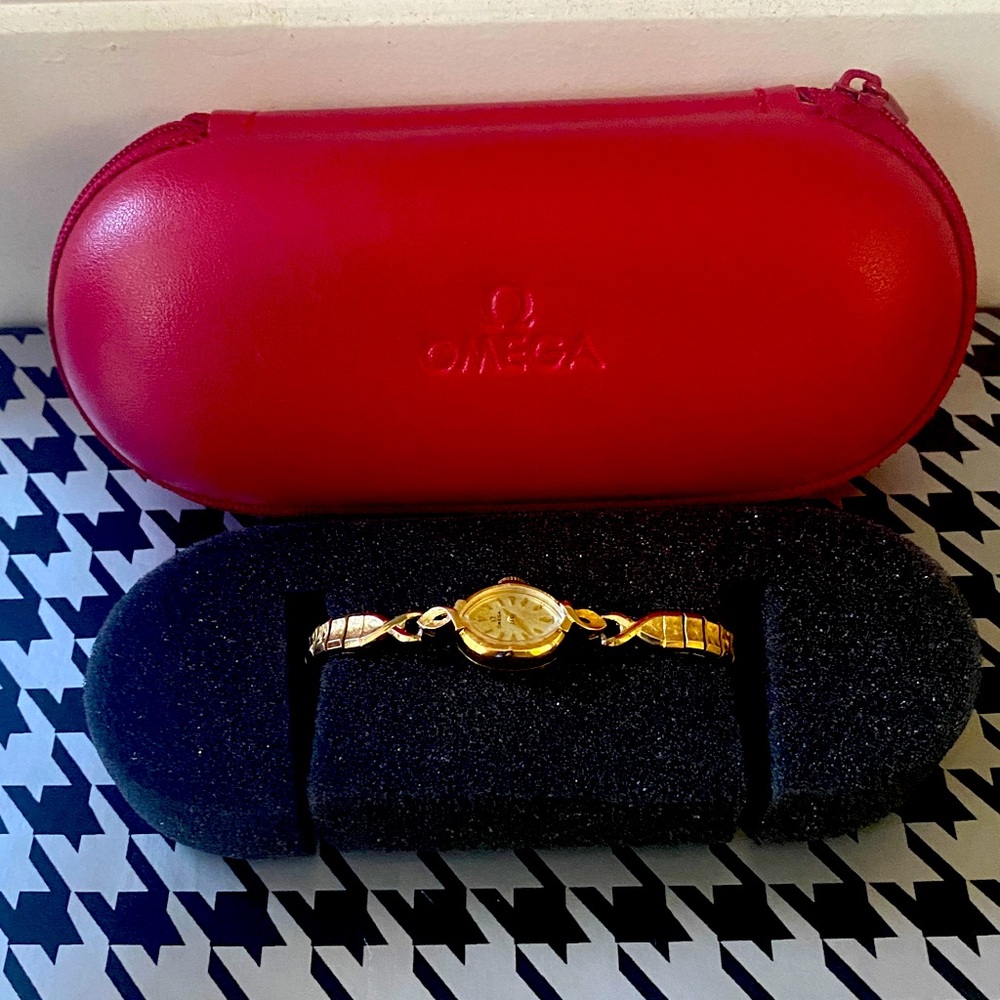 Omega solid 14k gold case 17Jewels Manual-Wind Ladies Cocktail watch! Runs!